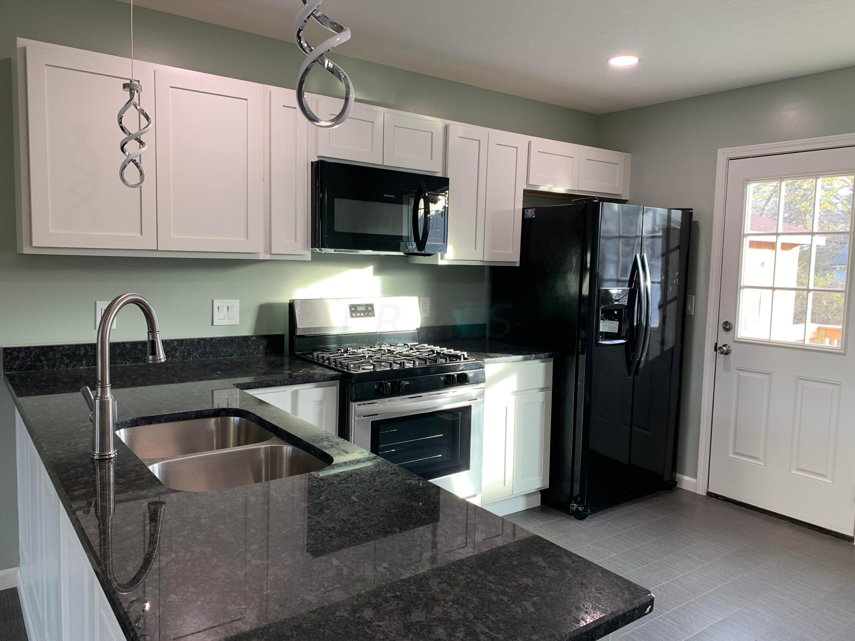 699 Hilock Road Columbus, OH 43207 - Photo 13 of 28 E4A23EF0-1626-4F46-9EBA-4B30D6202E6C