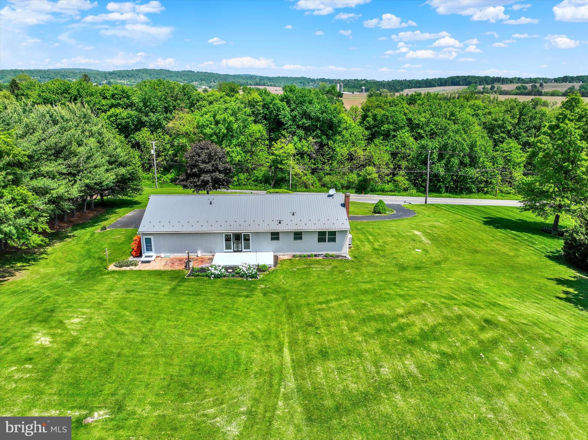 9211 Carlisle Road Wellsville, PA 17365 - Photo 9 of 33 Gallery Image 9