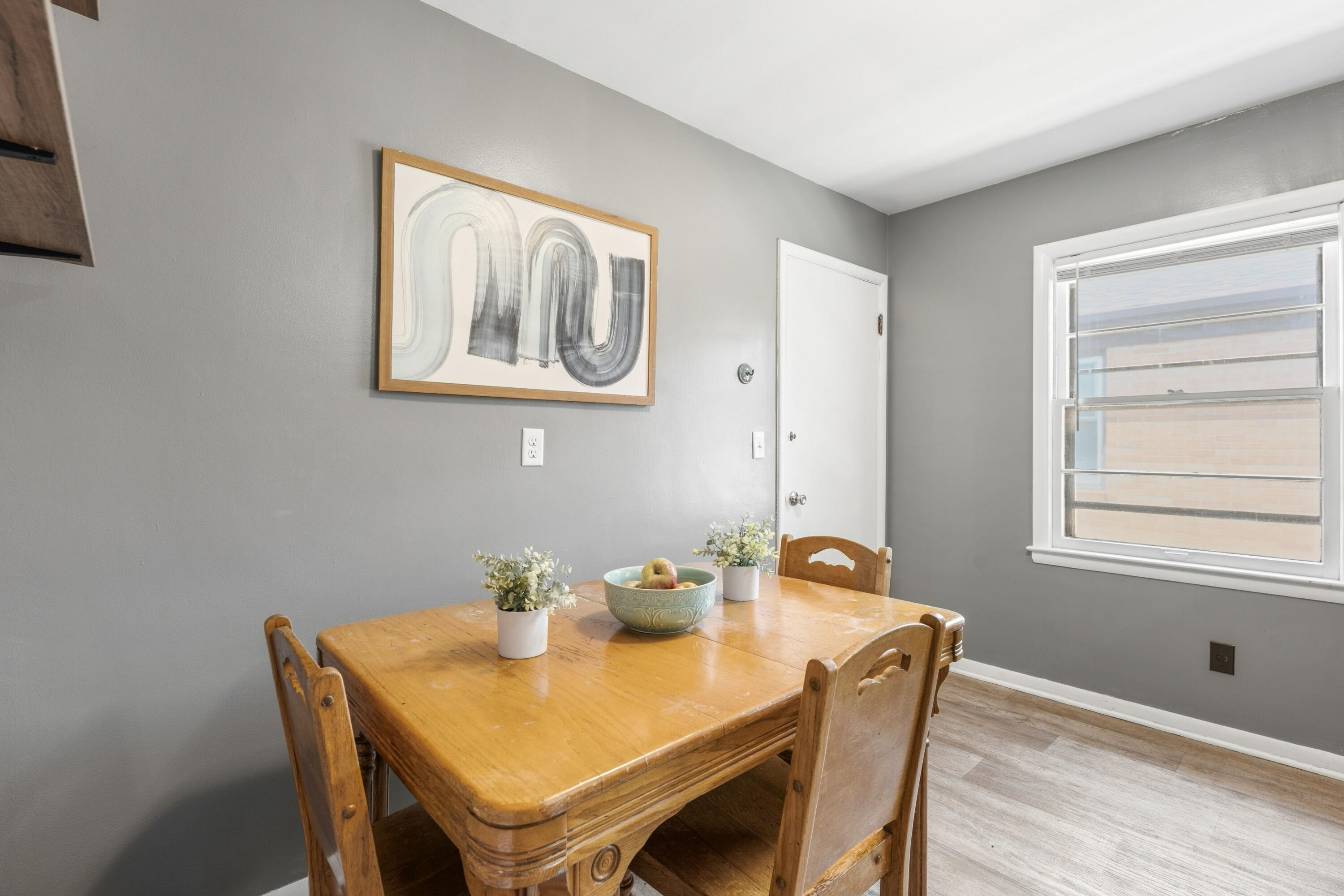 2621 Gilson Street Racine, WI 53403 - Photo 5 of 18 Eating Area