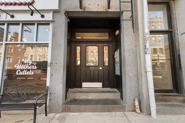 $675,000 | 371 Hanover Street, Unit 2, Boston, MA 02113