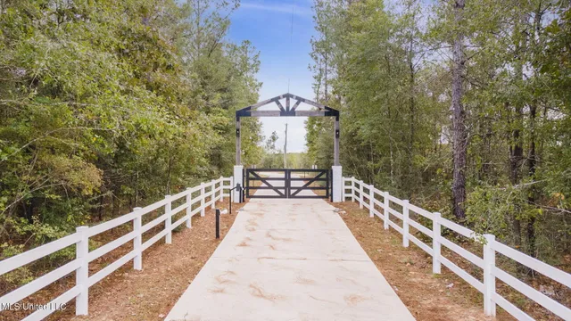 $1,550,000 | 454 Earlville Road, Lucedale, MS 39452