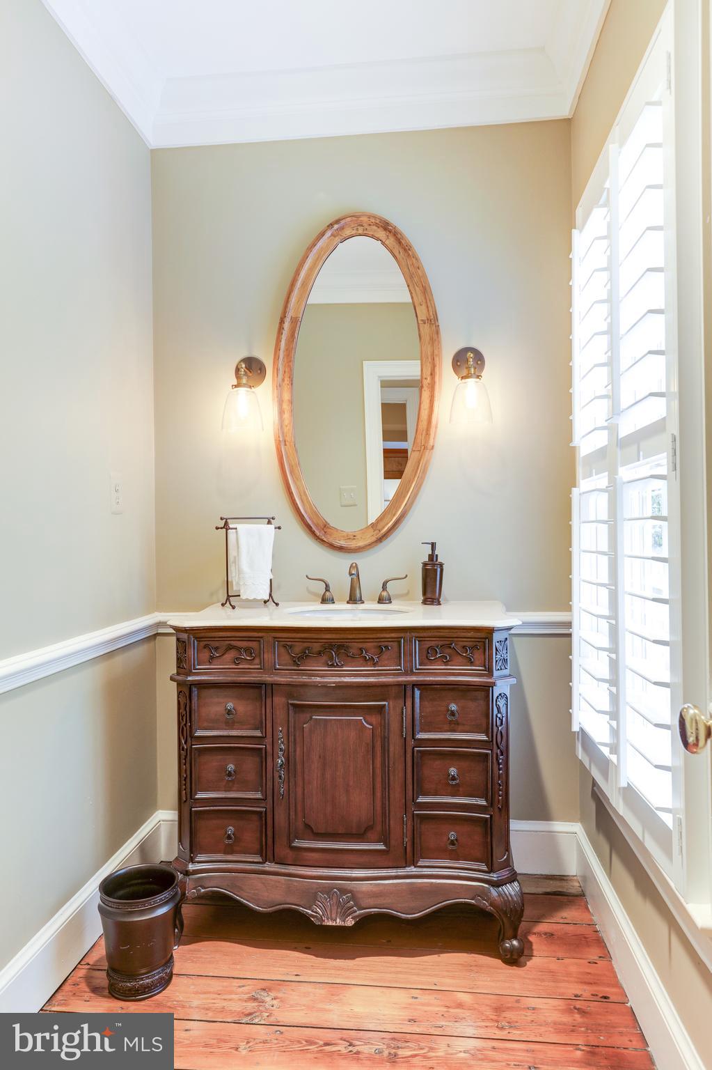 8523 Georgetown Pike McLean, VA 22102 - Photo 13 of 90 Main level half bath