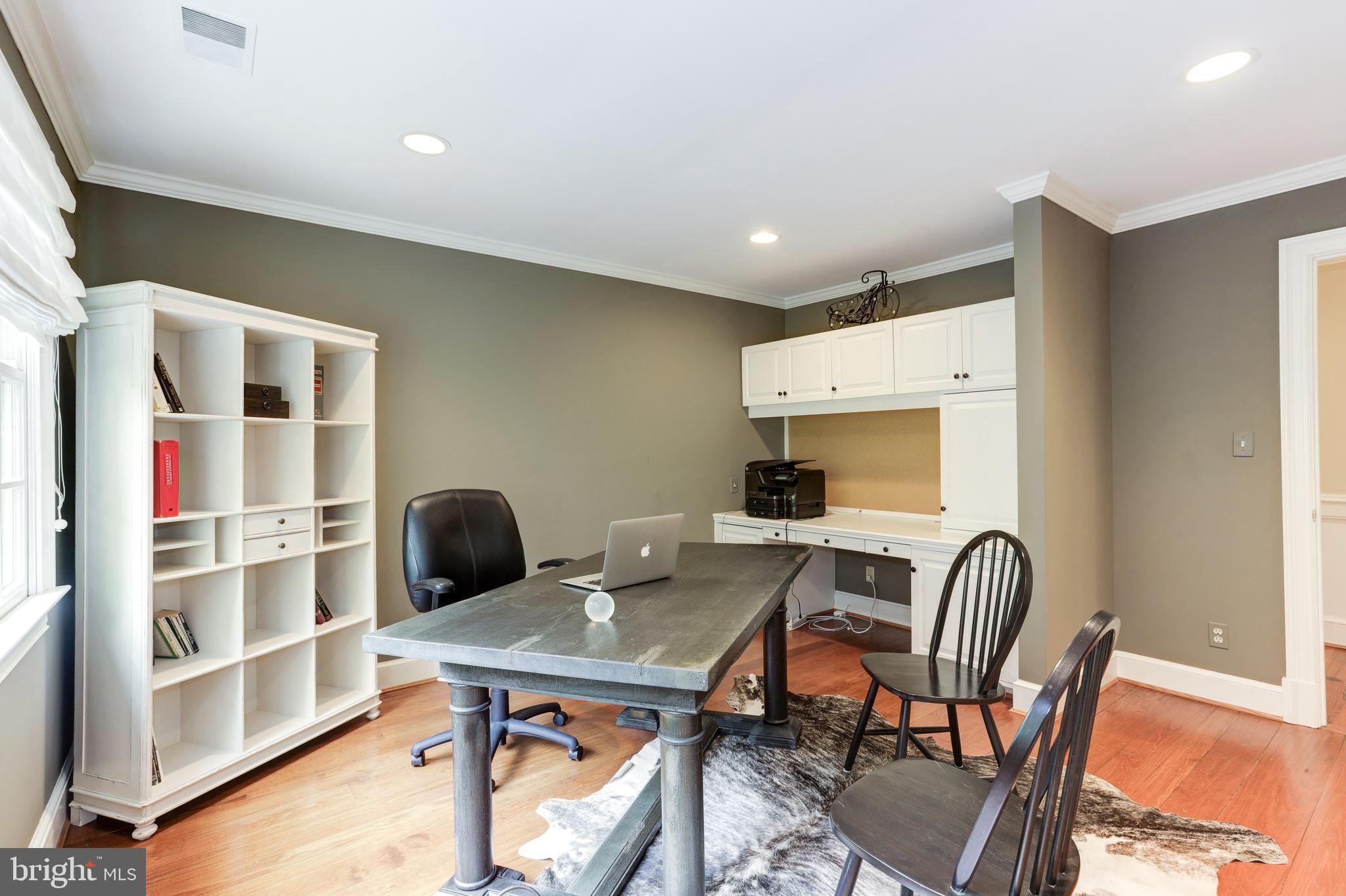 8523 Georgetown Pike McLean, VA 22102 - Photo 43 of 90