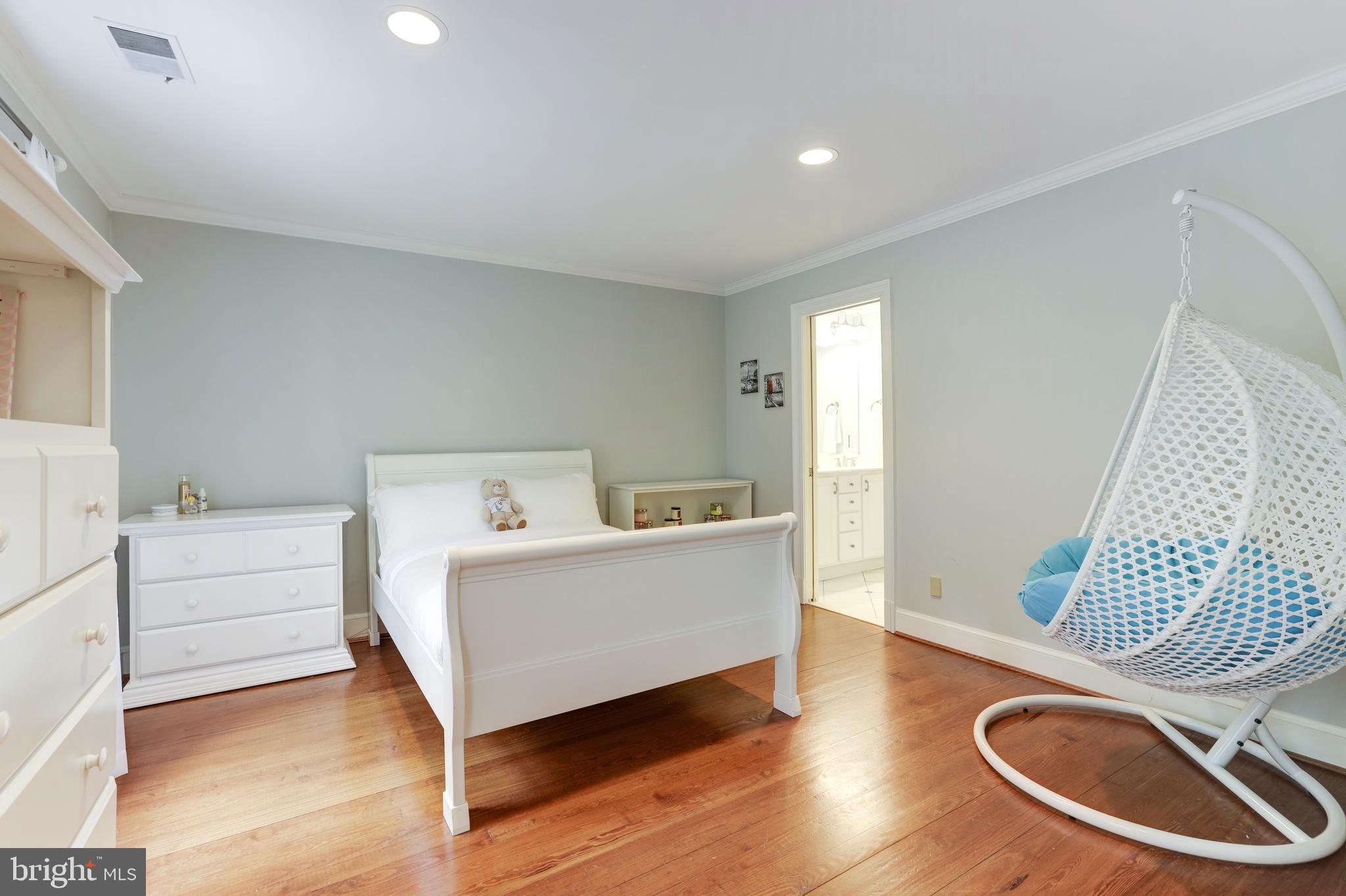 8523 Georgetown Pike McLean, VA 22102 - Photo 48 of 90