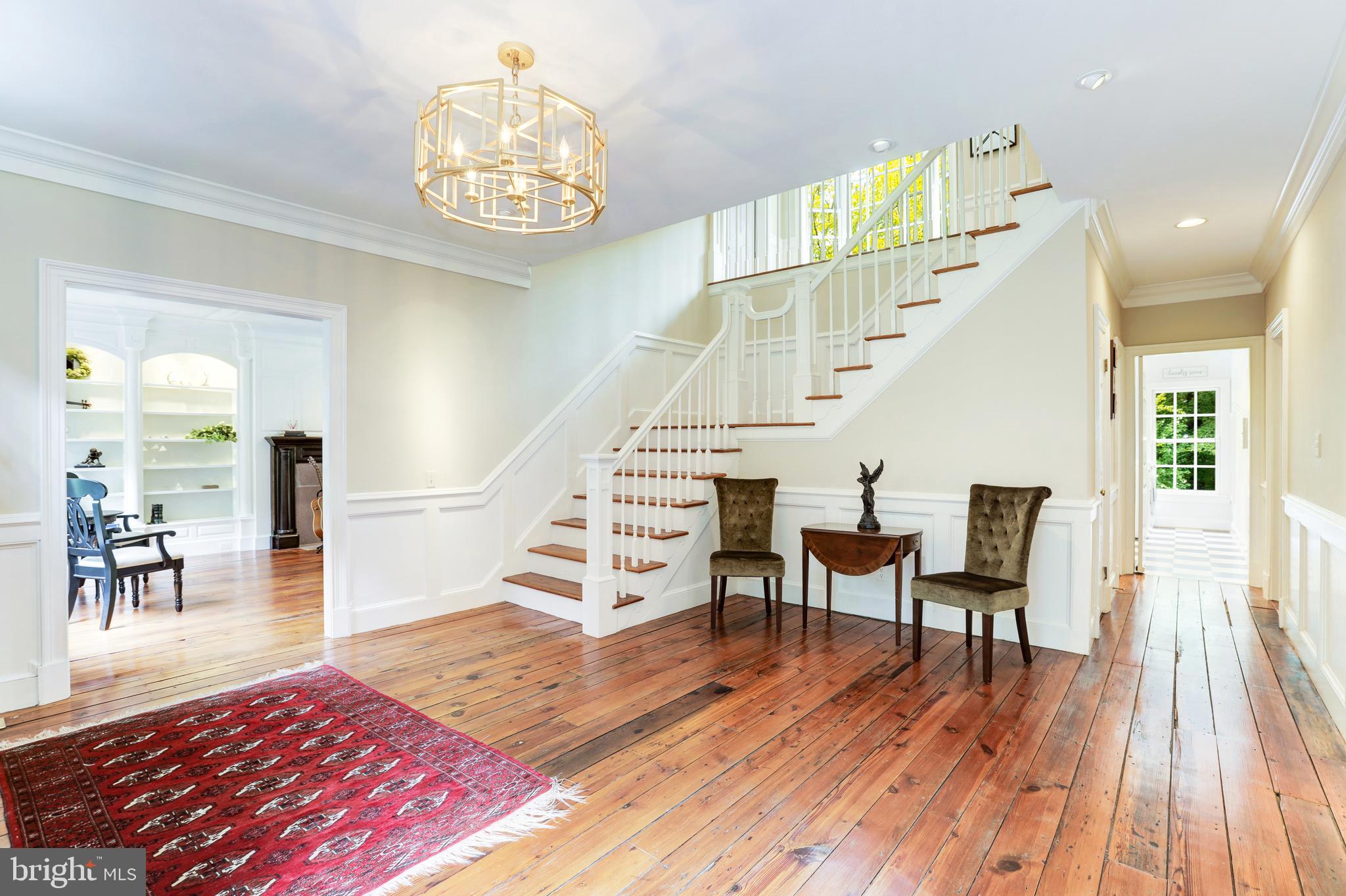 8523 Georgetown Pike McLean, VA 22102 - Photo 6 of 90 Inviting and bright foyer