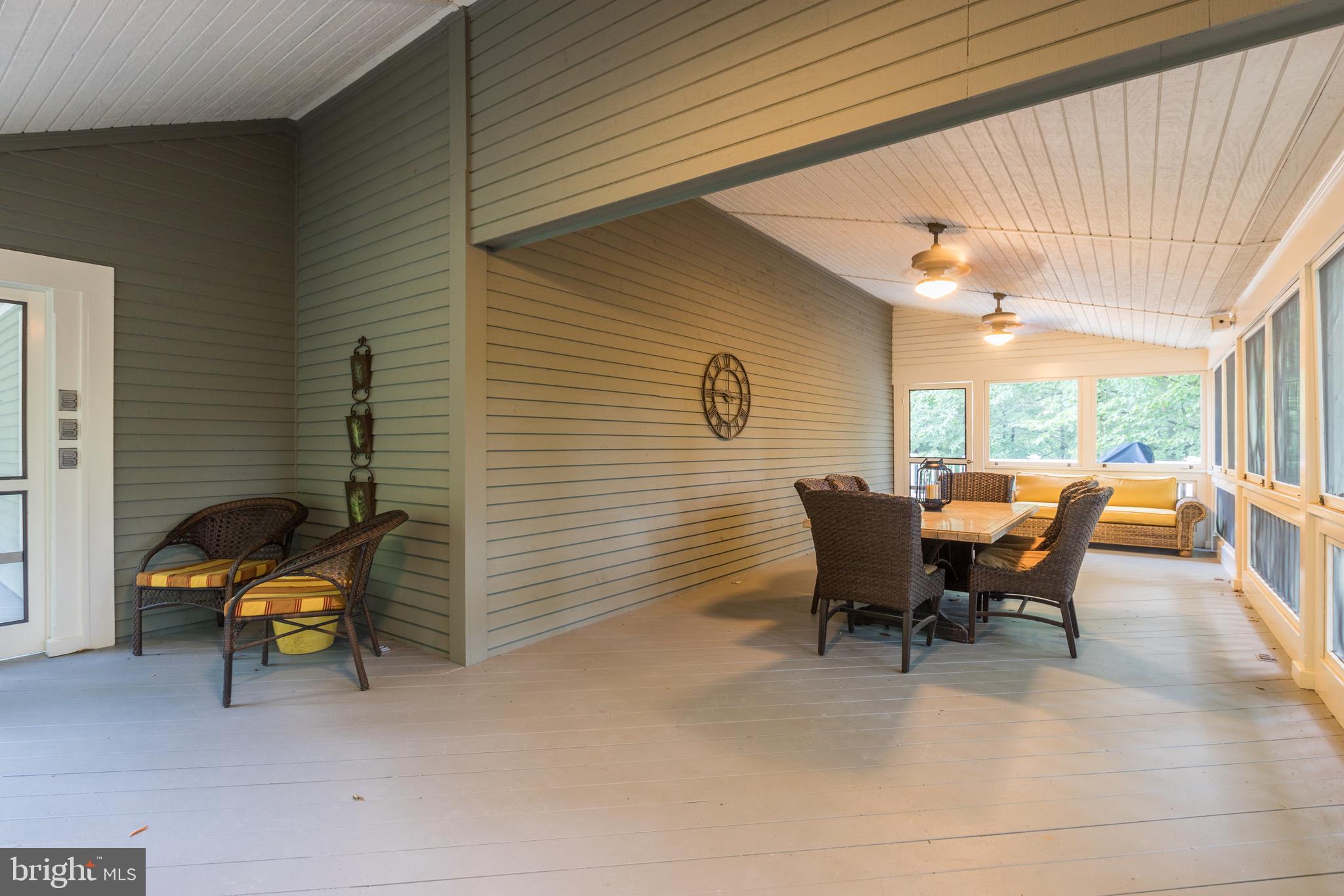 8523 Georgetown Pike McLean, VA 22102 - Photo 62 of 90 Screened-in porch