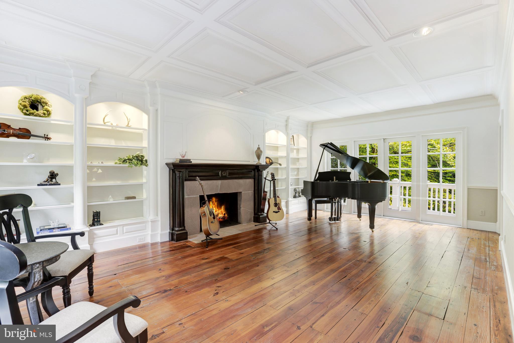 8523 Georgetown Pike McLean, VA 22102 - Photo 8 of 90 Gorgeous built-ins