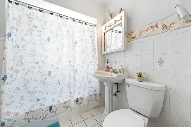 $325,000 | 5015 West Cornelia Avenue, Chicago, IL 60641