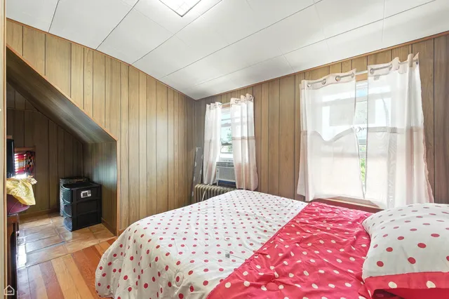 $325,000 | 5015 West Cornelia Avenue, Chicago, IL 60641