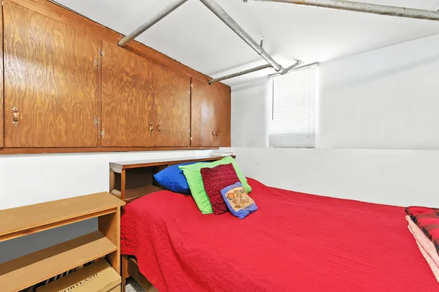 $325,000 | 5015 West Cornelia Avenue, Chicago, IL 60641