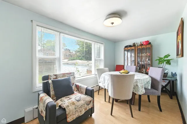 $325,000 | 5015 West Cornelia Avenue, Chicago, IL 60641