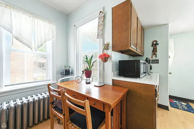 $325,000 | 5015 West Cornelia Avenue, Chicago, IL 60641