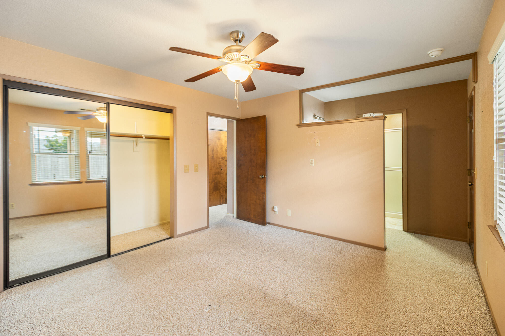 812 Woods Place Exeter, CA 93221 - Photo 21 of 47 20 Primary Bedroom