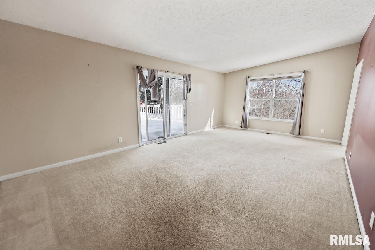 1407 North Kickapoo Creek Road Peoria, IL 61604 - Photo 4 of 37 Gallery Image 4