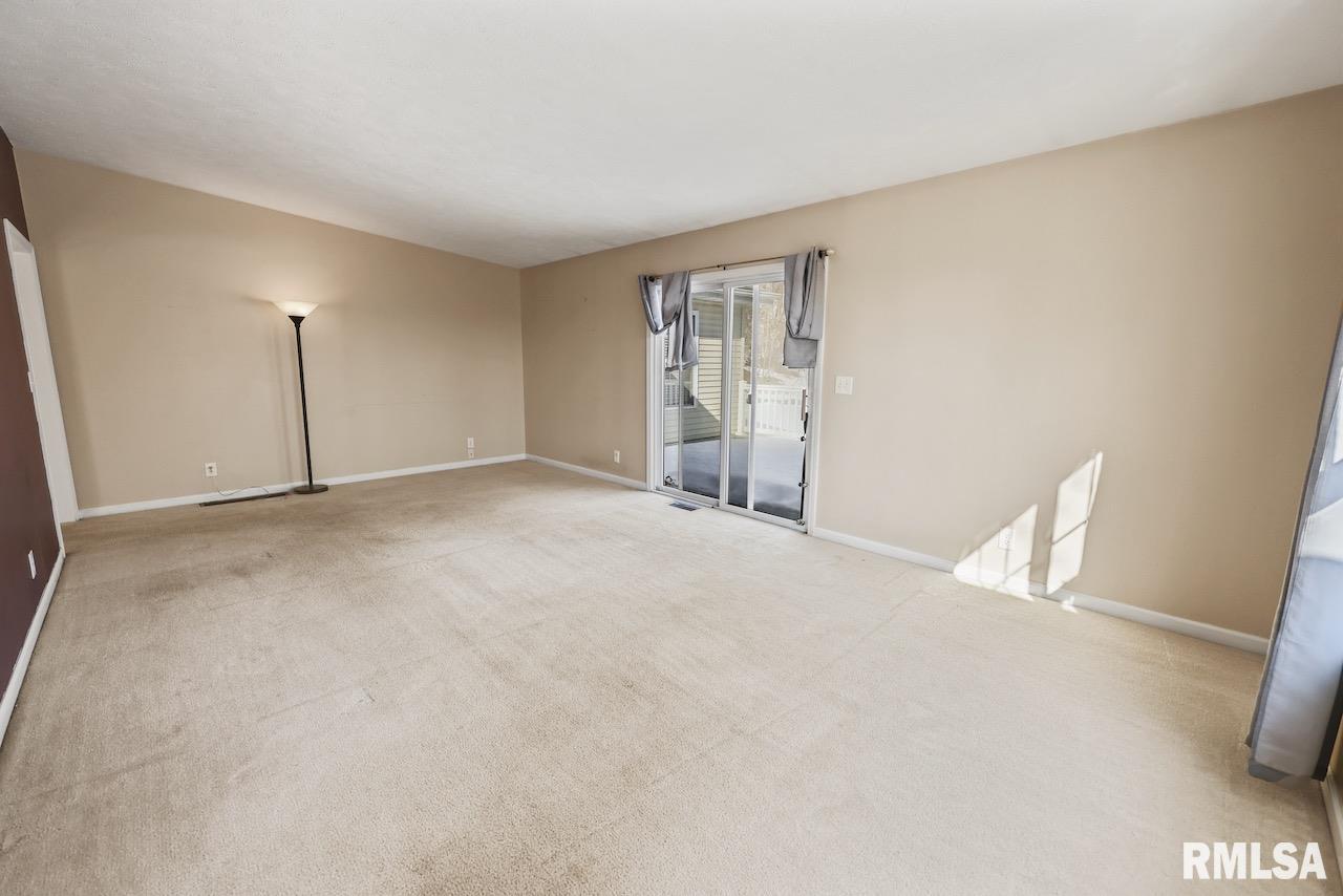 1407 North Kickapoo Creek Road Peoria, IL 61604 - Photo 6 of 37 Gallery Image 6