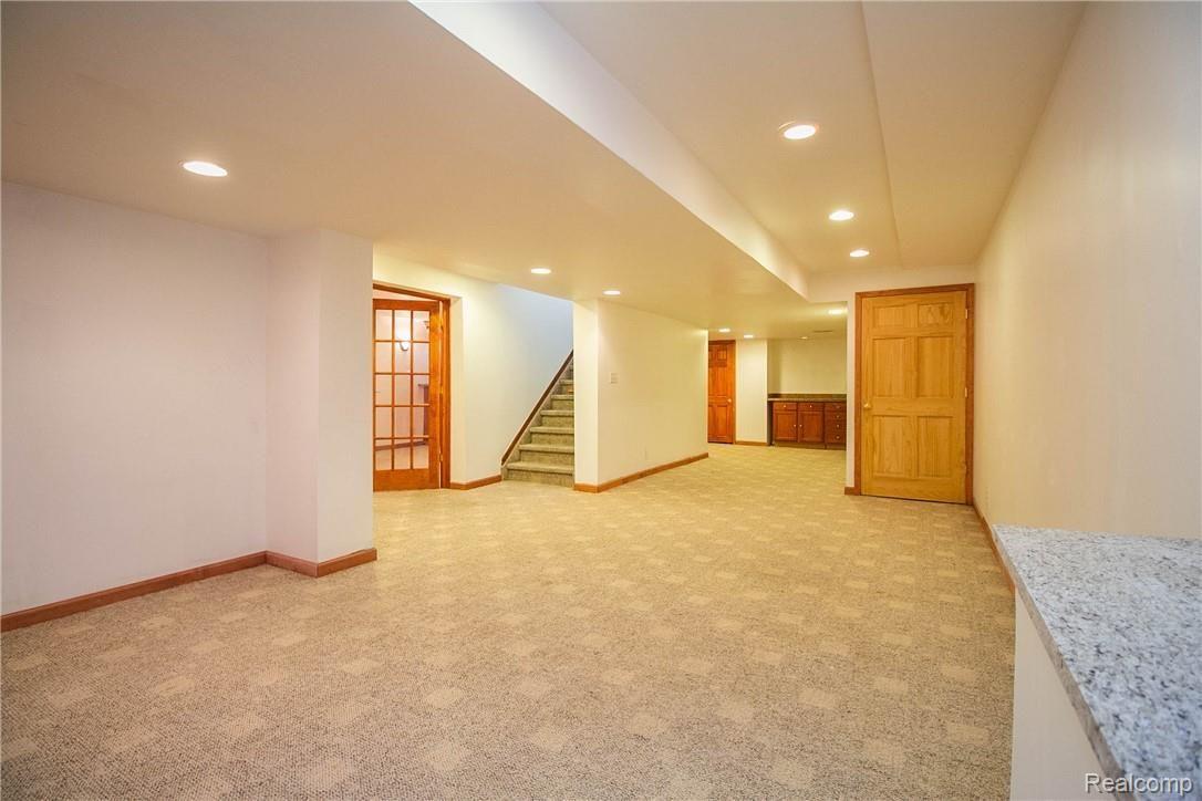 21278 Rome Drive Macomb, MI 48044 - Photo 30 of 35 27.jpg