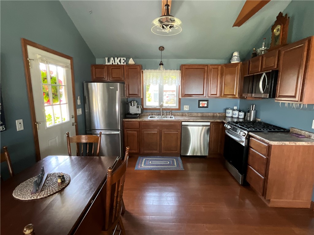 13283 Lakeside Park Road Carlton, NY 14571 - Photo 8 of 15 A closeup of the kitchen.