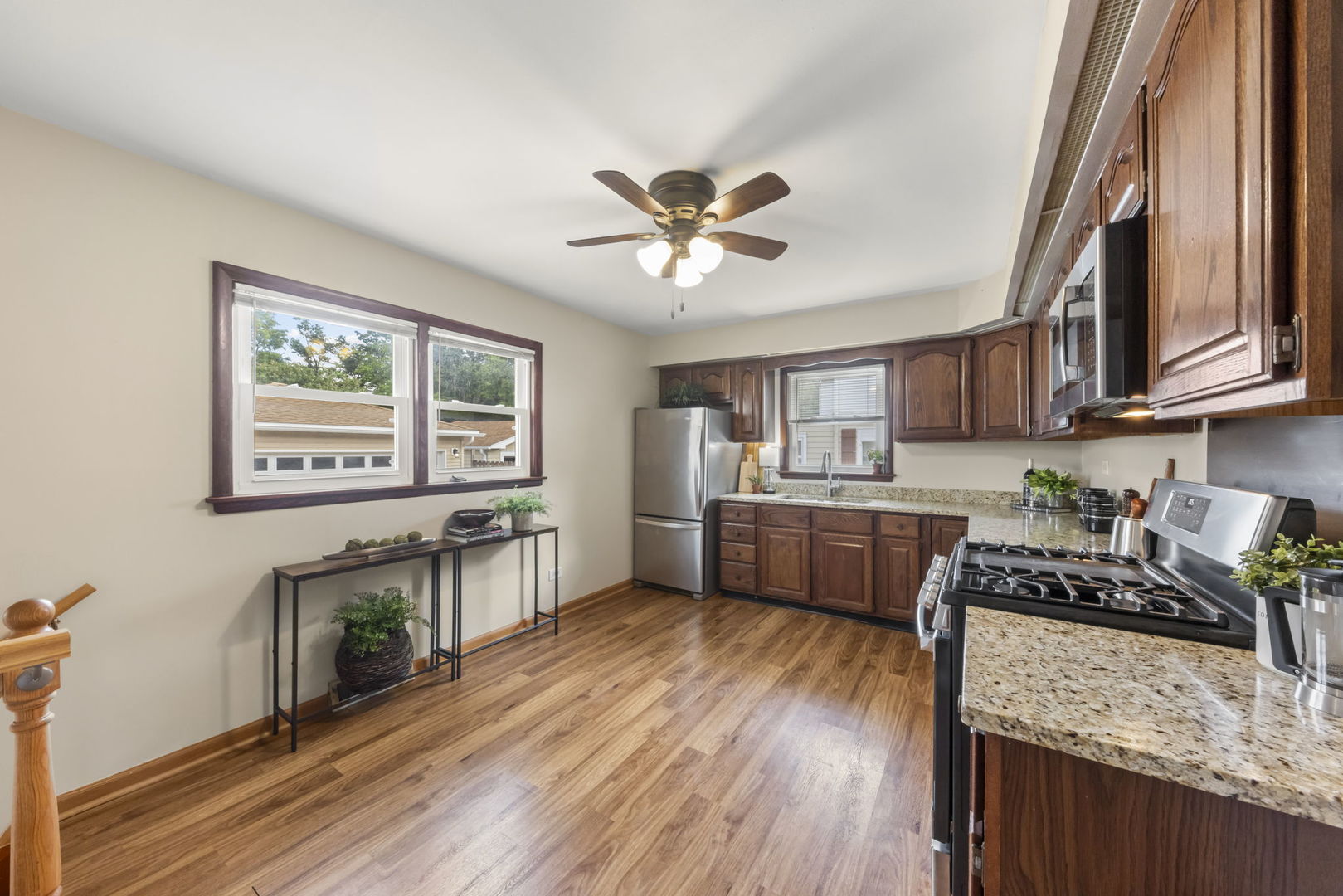 679 North West Road Lombard, IL 60148 - Photo 4 of 33