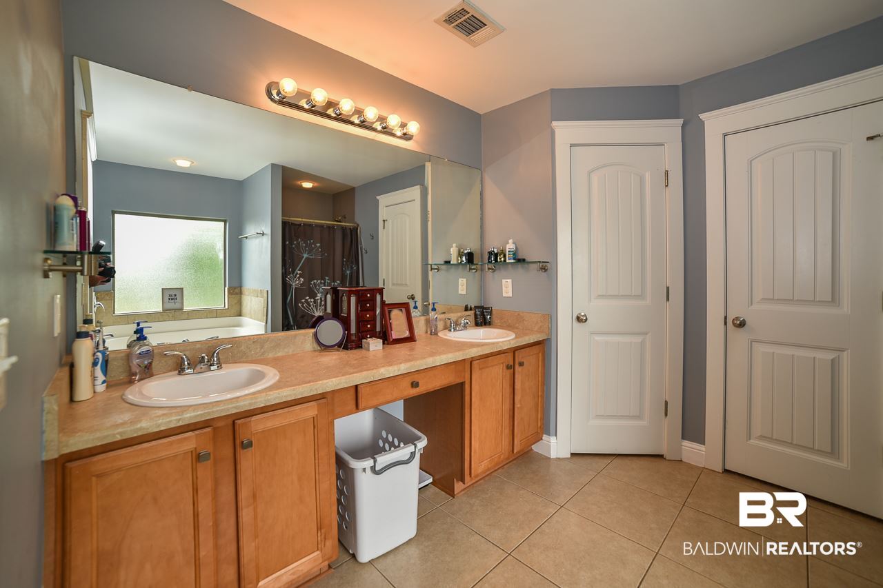 8792 Bainbridge Drive Daphne, AL 36526 - Photo 30 of 48