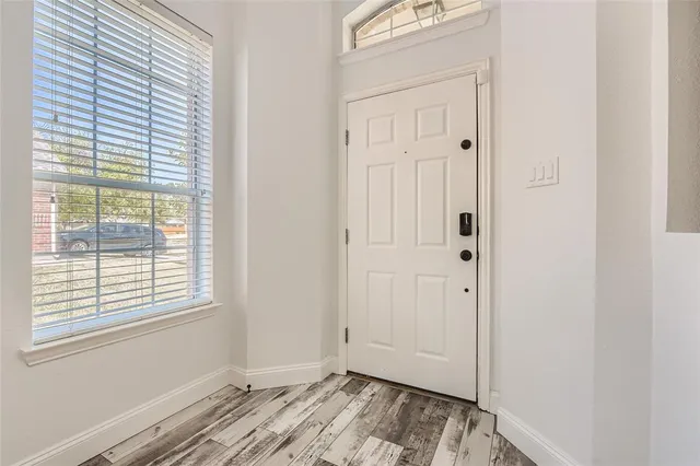 a view of empty room with window