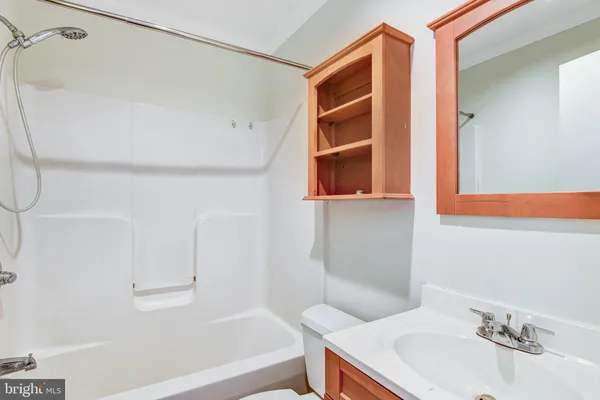 $1,995 | 8753 Signal Hill Road, Unit 2, Manassas, VA 20110