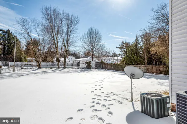 $1,995 | 8753 Signal Hill Road, Unit 2, Manassas, VA 20110