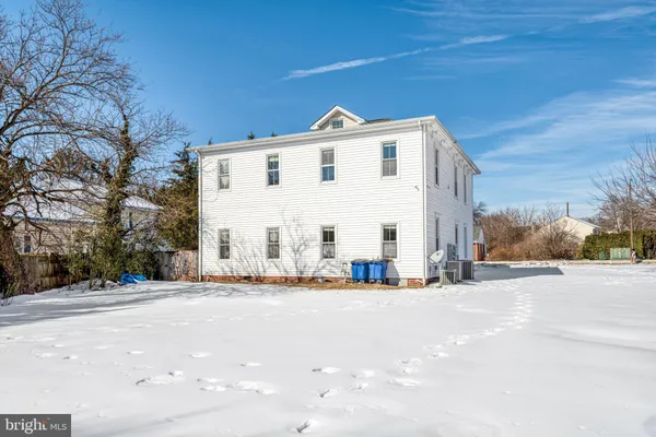 $1,995 | 8753 Signal Hill Road, Unit 2, Manassas, VA 20110