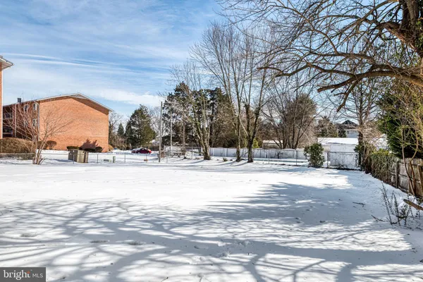 $1,995 | 8753 Signal Hill Road, Unit 2, Manassas, VA 20110