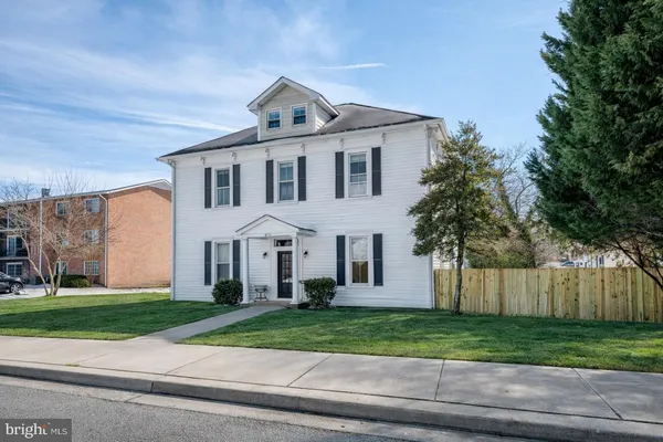 $1,995 | 8753 Signal Hill Road, Unit 2, Manassas, VA 20110