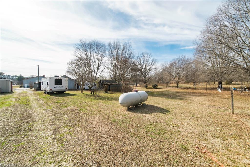 6050 Belews Creek Road Walkertown, NC 27051 - Photo 29 of 41