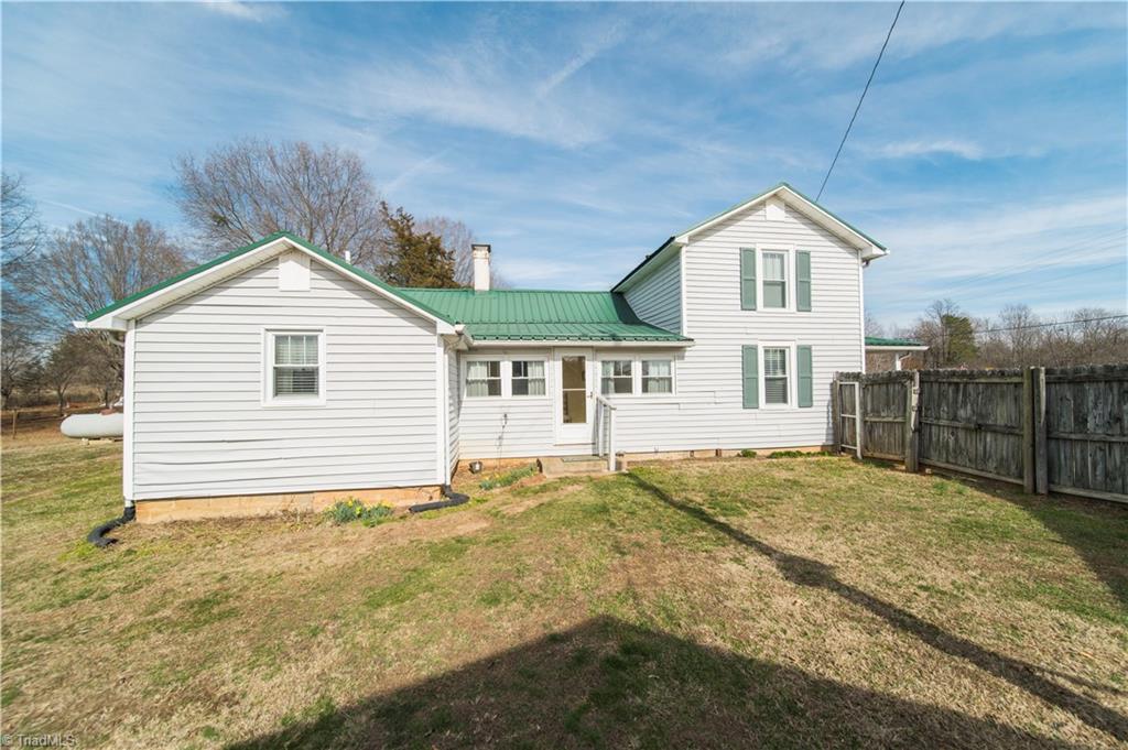 6050 Belews Creek Road Walkertown, NC 27051 - Photo 34 of 41