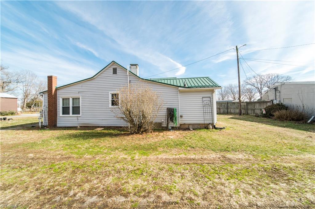 6050 Belews Creek Road Walkertown, NC 27051 - Photo 35 of 41