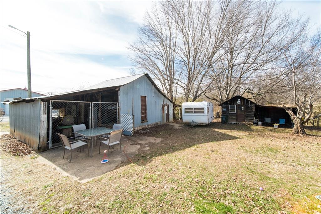 6050 Belews Creek Road Walkertown, NC 27051 - Photo 40 of 41