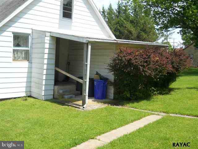 1136 Ruth Street York, PA 17408 - Photo 3 of 21 Gallery Image 3