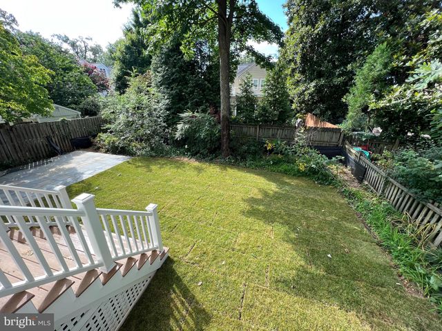 $1,885,000 | 502 Woodland Terrace, Alexandria, VA 22302