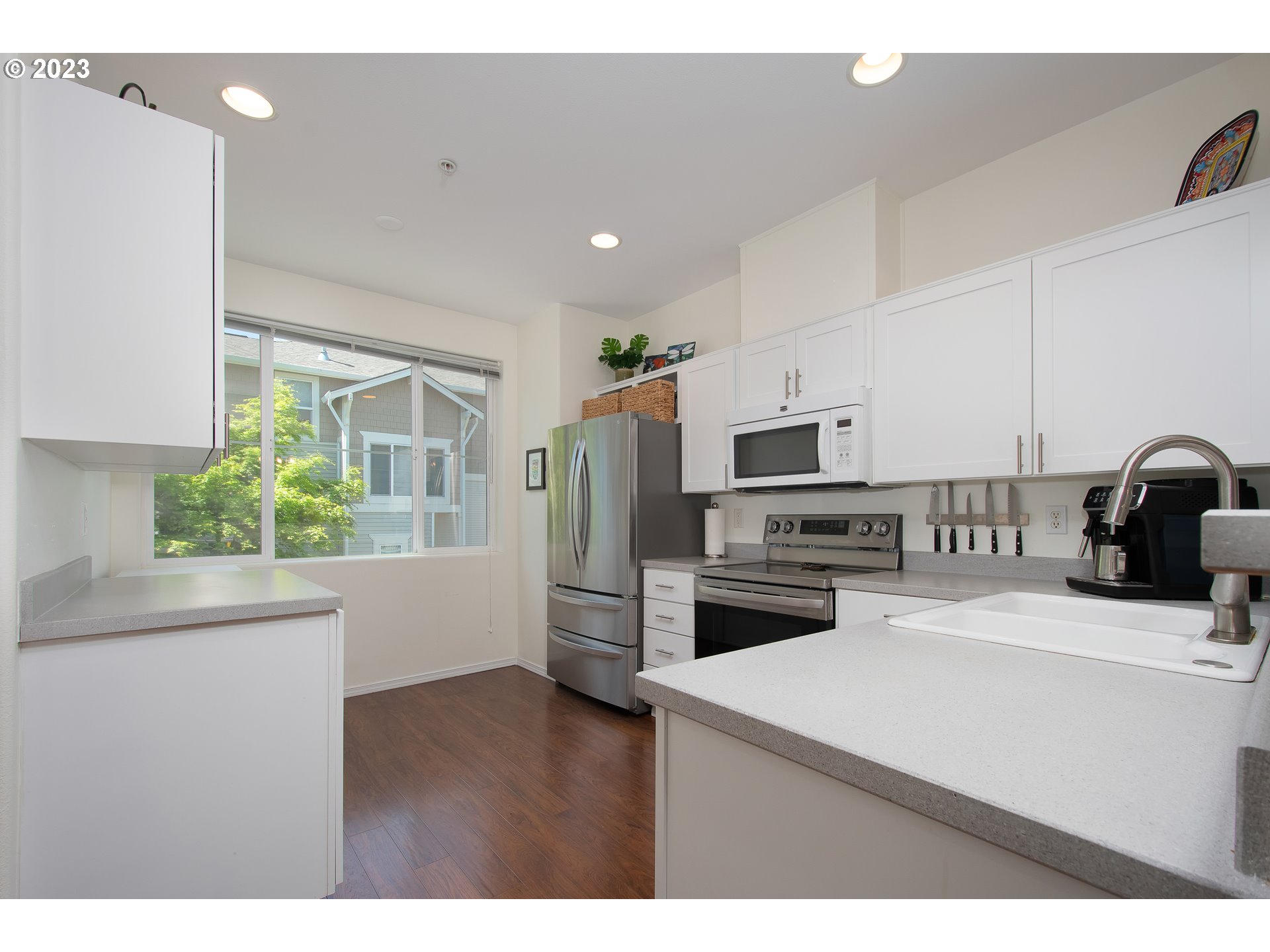14182 Southwest Barrows Road, Unit 2 Portland, OR 97223 - Photo 11 of 34 Gallery Image 11