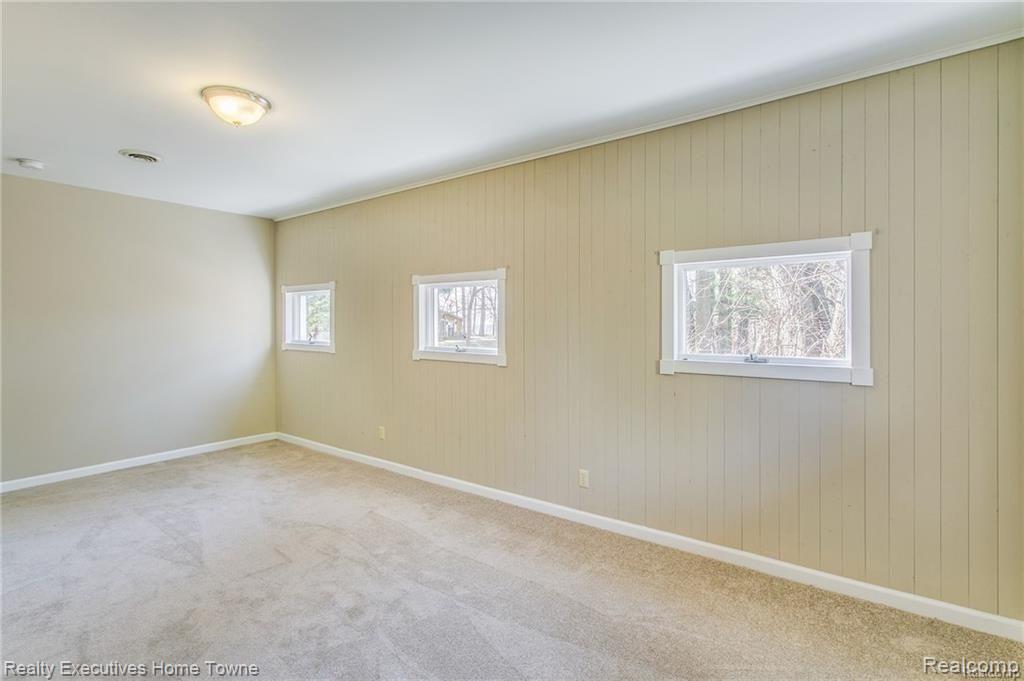 7150 Lakeshore Road Palms, MI 48465 - Photo 25 of 31