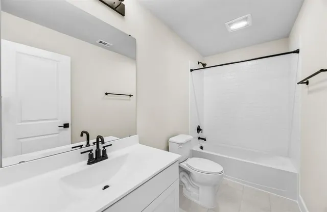 $2,399 | 610 Sunflower Trail, Sherman, TX 75092