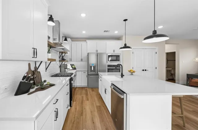 $2,399 | 610 Sunflower Trail, Sherman, TX 75092