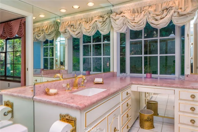 $1,699,999 | 3371 Berry Drive, Studio City, CA 91604