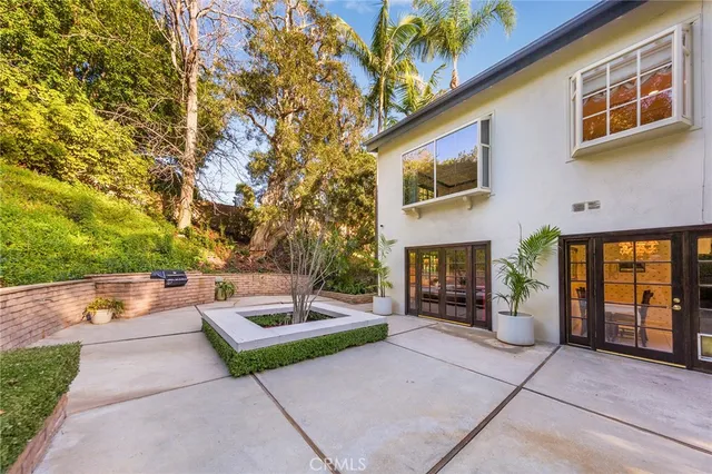 $1,699,999 | 3371 Berry Drive, Studio City, CA 91604