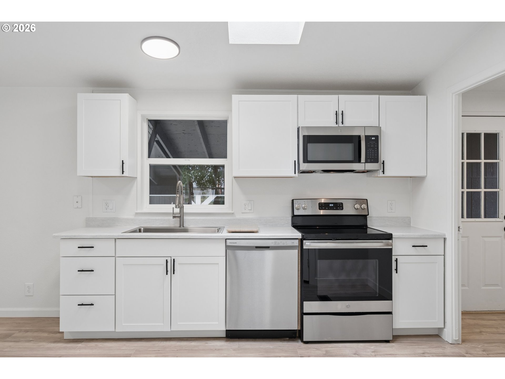 12420 Southeast Bush Street, Unit 1 Portland, OR 97236 - Photo 12 of 33