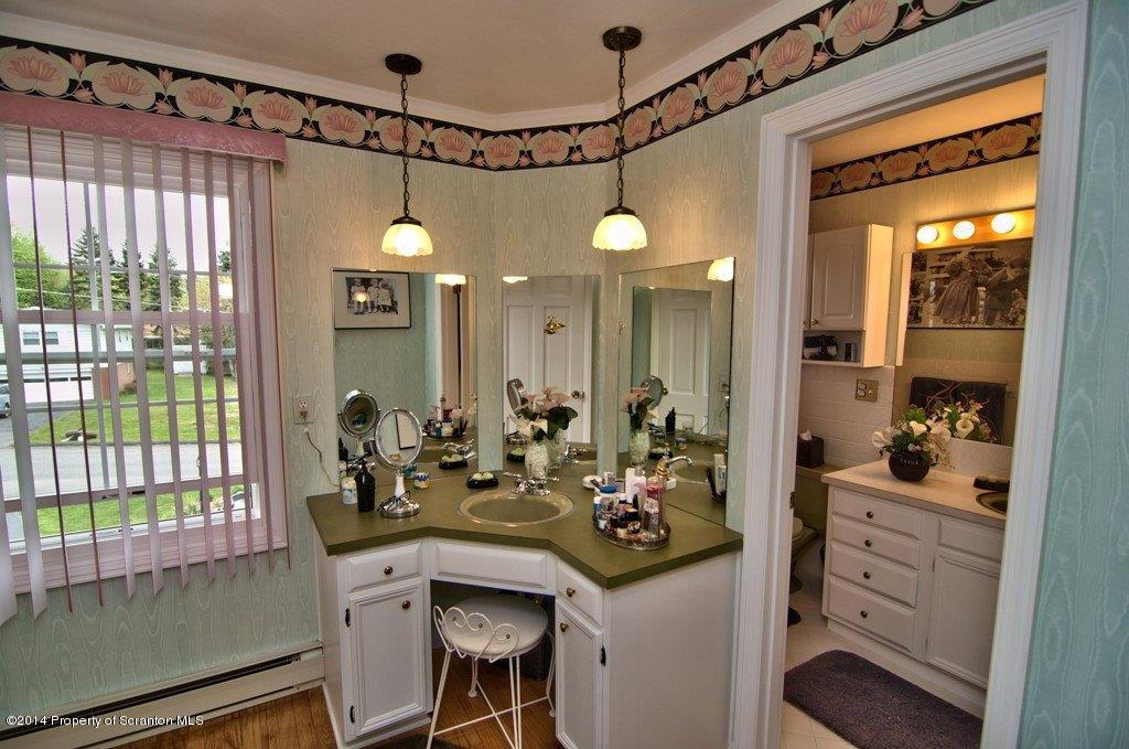 104 T Rt 360 Moscow, PA 18444 - Photo 6 of 8 Gallery Image 6