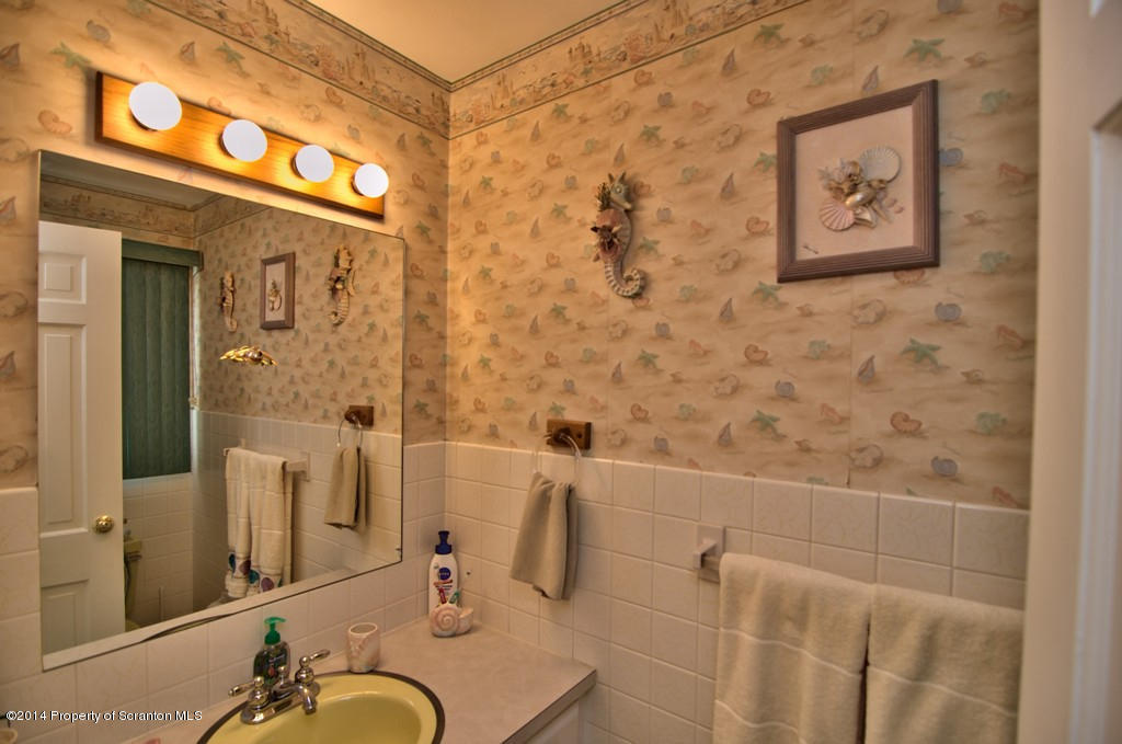 104 T Rt 360 Moscow, PA 18444 - Photo 7 of 8 Gallery Image 7