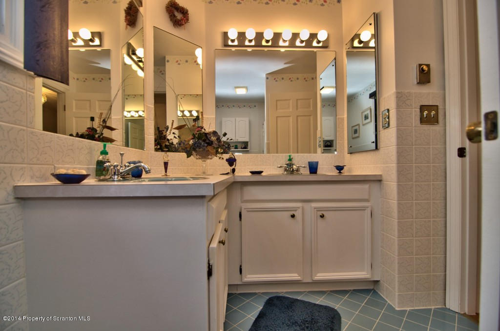 104 T Rt 360 Moscow, PA 18444 - Photo 8 of 8 Gallery Image 8