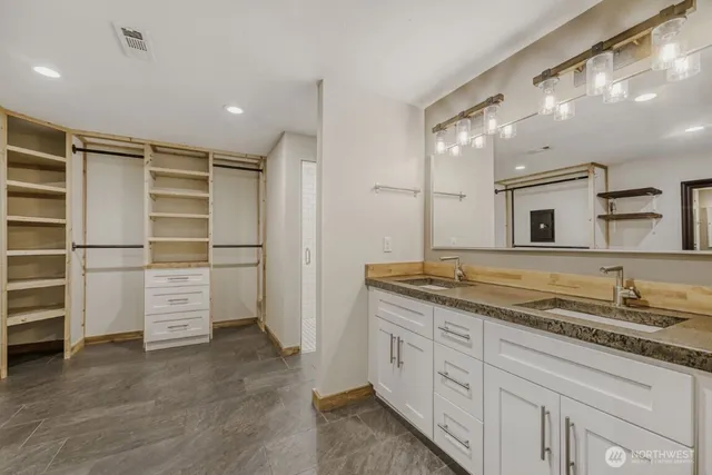 $4,000 | 58 211th Place Southeast, Sammamish, WA 98074