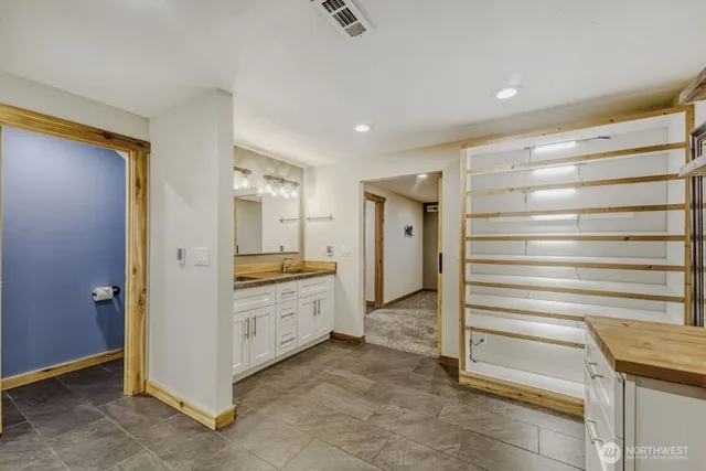 $4,000 | 58 211th Place Southeast, Sammamish, WA 98074