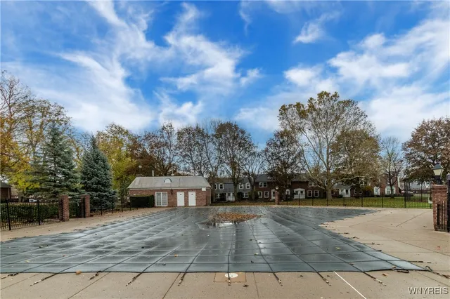 $329,900 | 60 Hamlin Square, Unit 3, Amherst, NY 14221