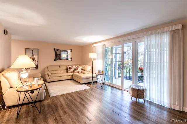 $299,900 | 60 Hamlin Square, Unit 3, Amherst, NY 14221