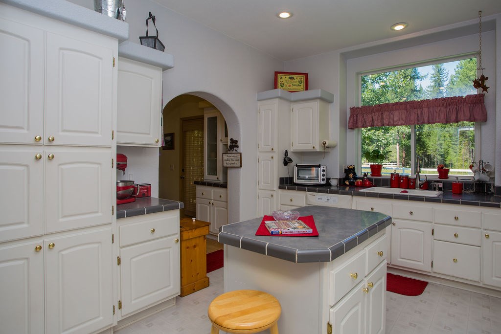 3872 C Hemlock Road Loon Lake, WA 99148 - Photo 12 of 48 Gallery Image 12